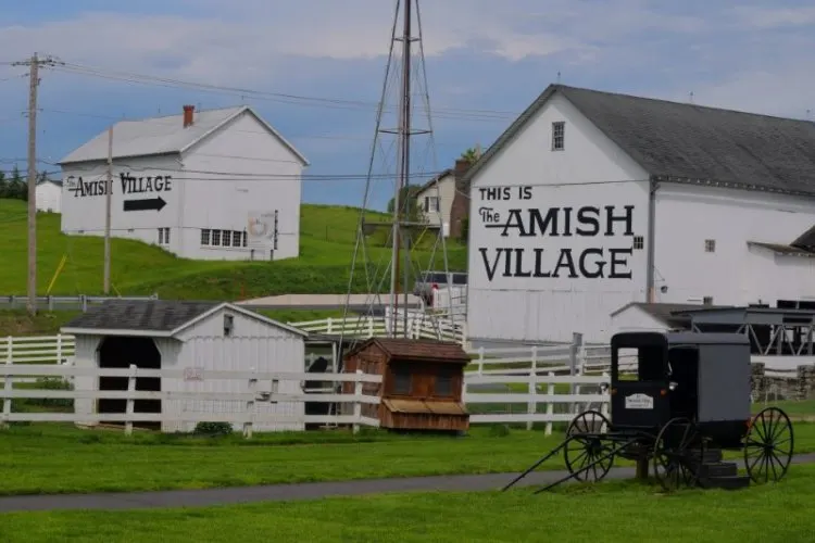 Amish Village Houses