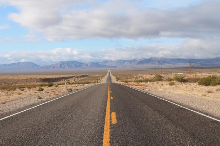 Death Valley Spacious Road
