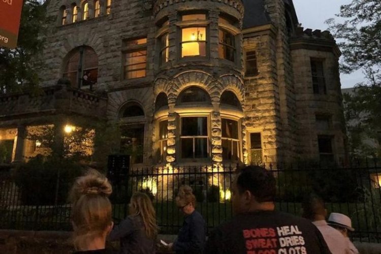 Tourists on a Denver Ghost Tour