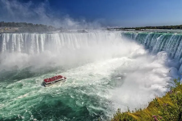 Niagara Falls Cruise Adventure