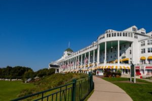 bus tour from chicago to mackinac island