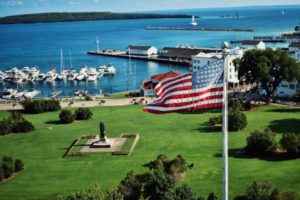 bus tour from chicago to mackinac island