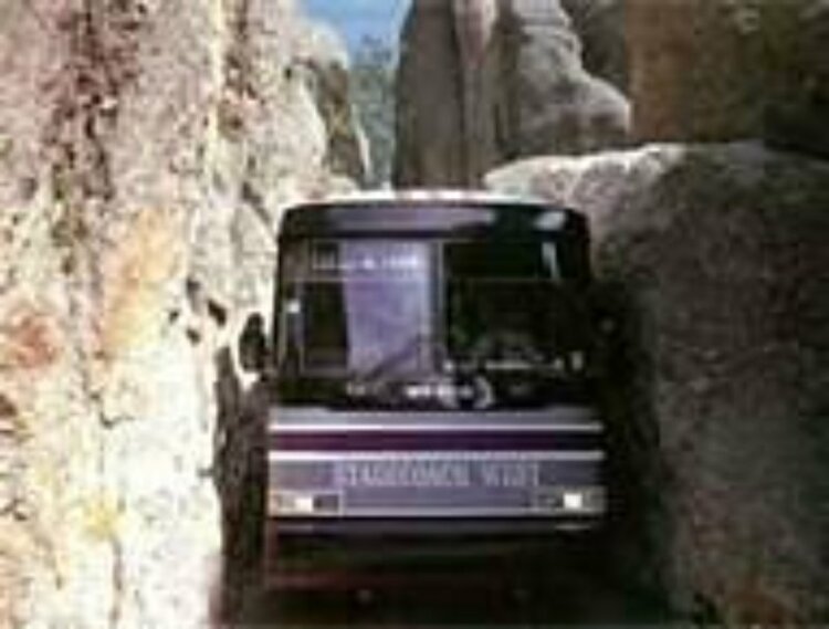 Front view of Mt. Rushmore tour