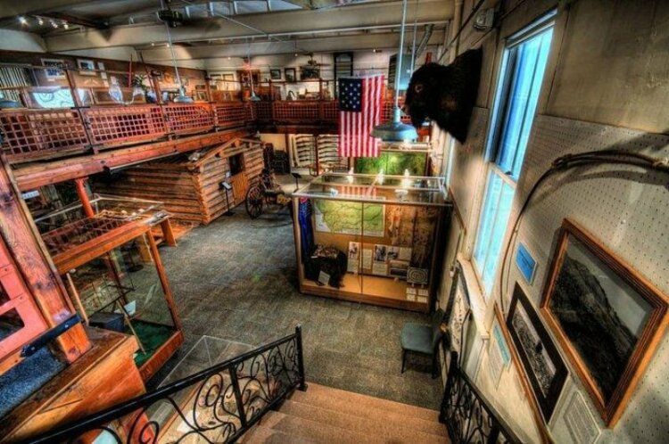 Inside view of Gallatin History Museum