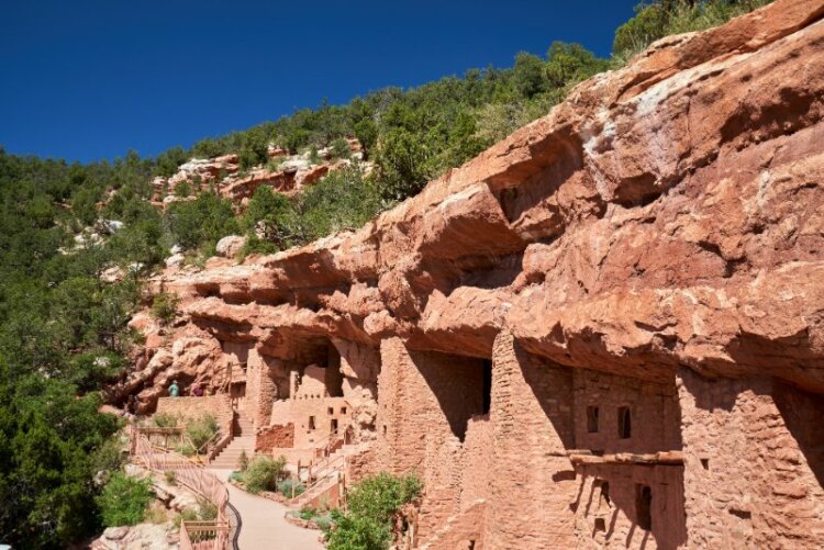 Scenic view of Manitou Cliff Dwelling