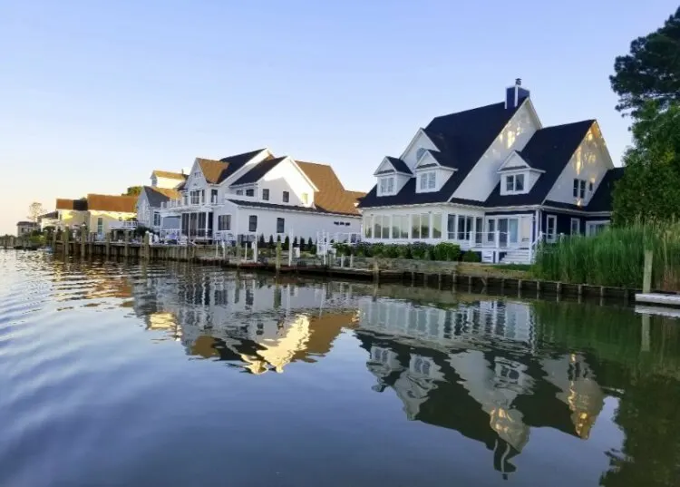 waterfront homes by the bay