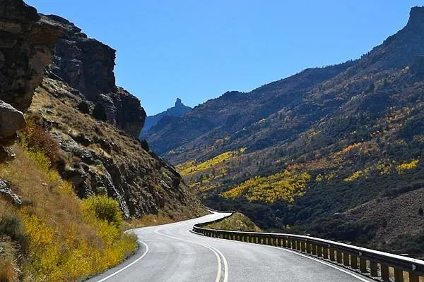 winding road at the Ruby Mountains