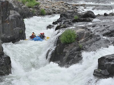 tubing at the rapids in Sacramento