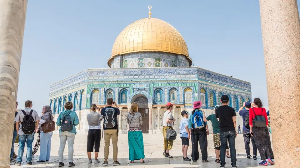 Tourists on a Jerusalem Guided Walking Tour