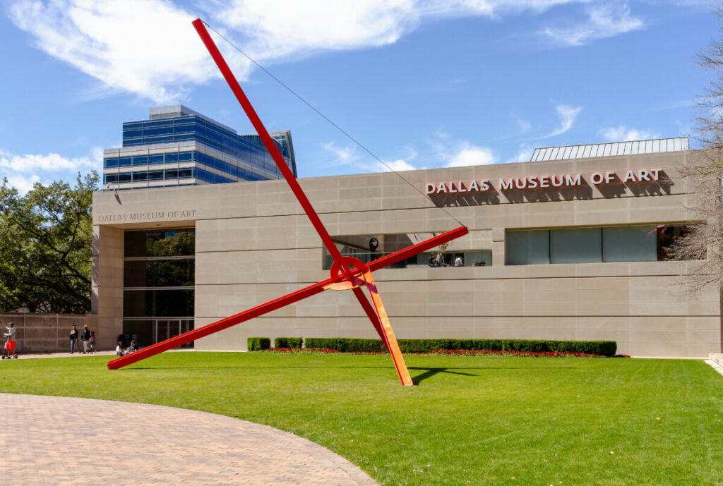 Building exterior of the Dallas Museum of Art at the Pearl Arts District in Dallas, Texas